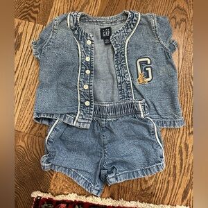 Baby gap matching set